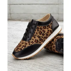 Women's Trendy Leopard Print Sneakers with Black Accents | Perfect for Casual Wear