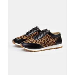 Women's Trendy Leopard Print Sneakers with Black Accents | Perfect for Casual Wear