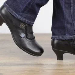 Women's Victorian Black Lace-Trimmed Button Ankle Boots - Perfect for Vintage Themed Events and Casual Elegance