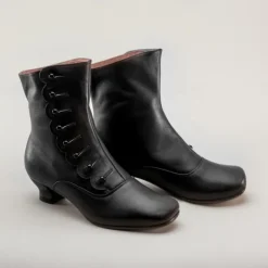 Women's Victorian Brown Leather Buttoned Ankle Boots - Ideal for Vintage Themed Events and Unique Everyday Style