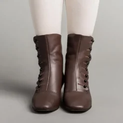 Women's Victorian Brown Leather Buttoned Ankle Boots - Ideal for Vintage Themed Events and Unique Everyday Style