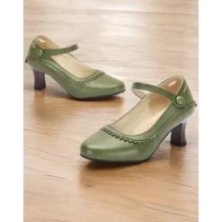 Women's Vintage Green faux Leather Mary Jane Heels with Scalloped Edge and Button Detail - Comfortable Low Heels for Work， Formal Events and Retro Style Outfits