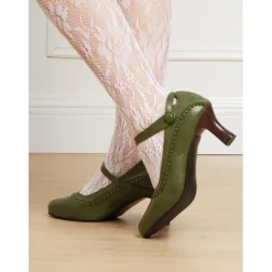 Women's Vintage Green faux Leather Mary Jane Heels with Scalloped Edge and Button Detail - Comfortable Low Heels for Work， Formal Events and Retro Style Outfits