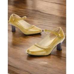 Women's Vintage Green faux Leather Mary Jane Heels with Scalloped Edge and Button Detail - Comfortable Low Heels for Work， Formal Events and Retro Style Outfits