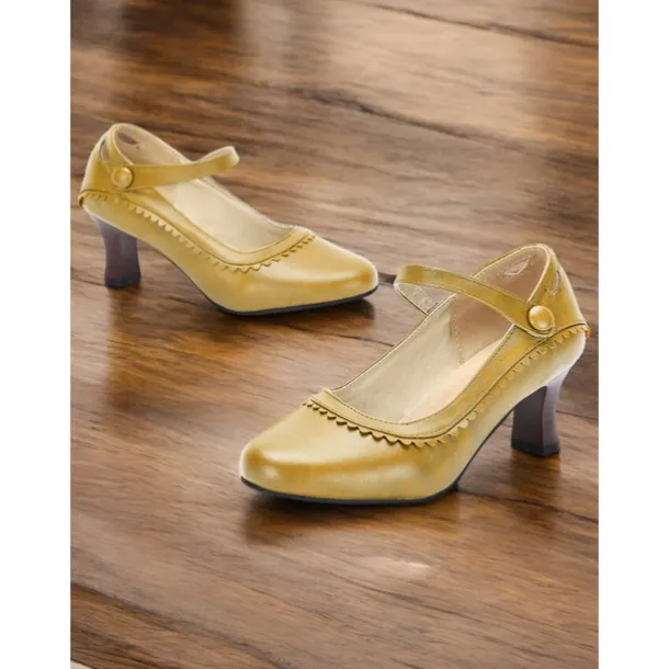 Women's Vintage Green faux Leather Mary Jane Heels with Scalloped Edge and Button Detail - Comfortable Low Heels for Work， Formal Events and Retro Style Outfits