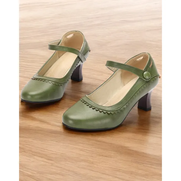 Women's Vintage Green faux Leather Mary Jane Heels with Scalloped Edge and Button Detail - Comfortable Low Heels for Work， Formal Events and Retro Style Outfits