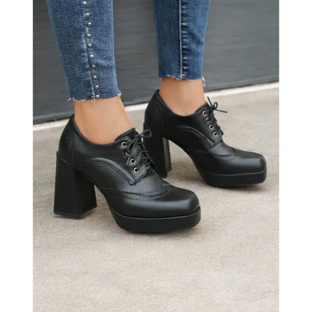 Women's Vintage Oxford Platform Heels with Lace-Up Design – Chunky Block Heel in Rich Brown Faux Leather for Retro and Formal Looks