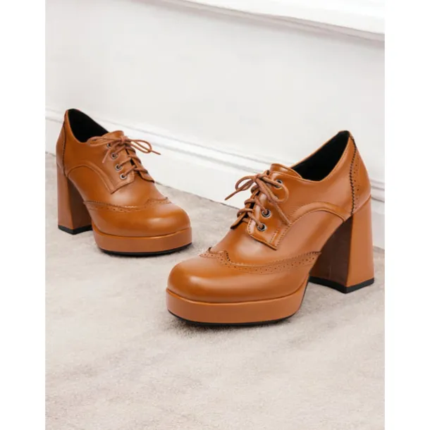 Women's Vintage Oxford Platform Heels with Lace-Up Design – Chunky Block Heel in Rich Brown Faux Leather for Retro and Formal Looks