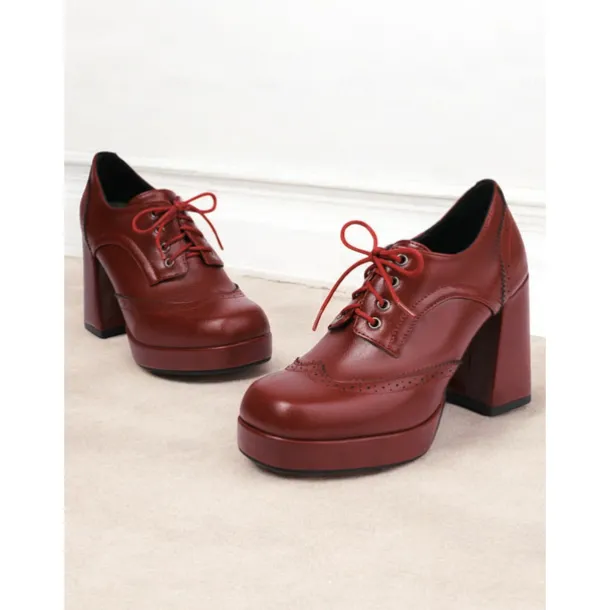 Women's Vintage Oxford Platform Heels with Lace-Up Design – Chunky Block Heel in Rich Brown Faux Leather for Retro and Formal Looks