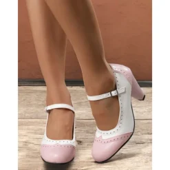 Women's Vintage Two-Tone Mary Jane Heels with Brogue Detailing – Retro Block Heel Shoes for Parties and Formal Occasions