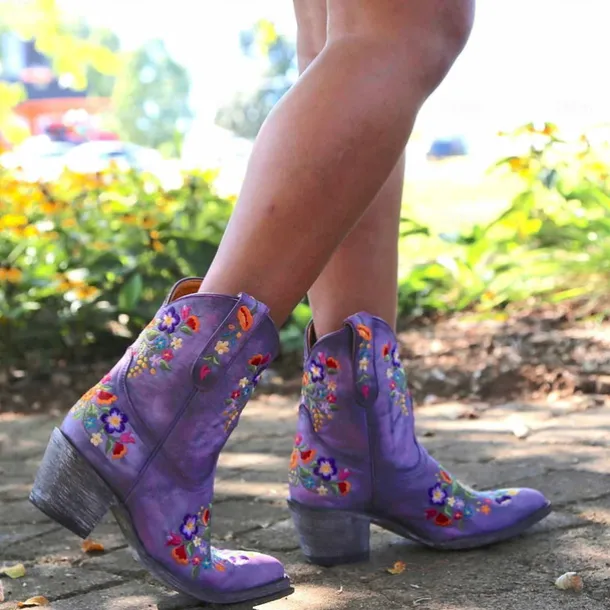 Women's Vintage Western Cowboy Boots – Floral Embroidered Faux Leather Ankle Boots for Casual and Festival Wear