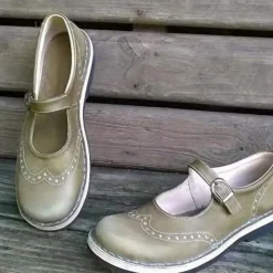 Women's Vintage-Style Mary Jane Shoes with Buckle Strap – Comfortable Retro Faux Leather Flats for Casual Wear