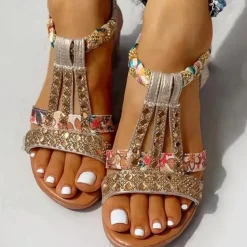 Women's Wedge Sandals with Rhinestone Embellishments – Comfortable Elastic Straps and Floral Patterned Details for Casual Summer Wear