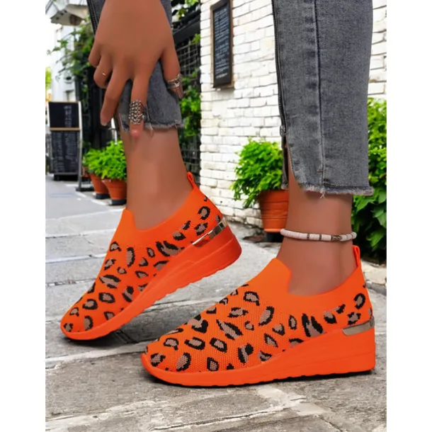 Women's White Knit Slip-On Sneakers – Modern & Comfortable Style for Active Women in Outdoor Walks, Gym Sessions & Casual City Explorations