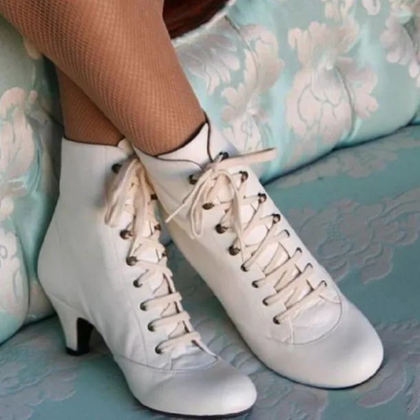 Women's White Lace-Up Victorian Ankle Boots with Mid Heel, Vintage-Inspired Footwear for Formal and Retro Style