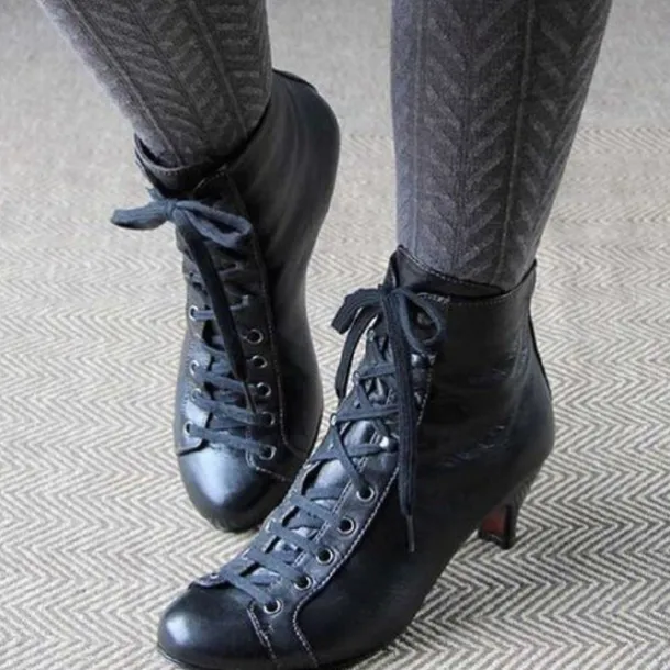 Women's White Lace-Up Victorian Ankle Boots with Mid Heel, Vintage-Inspired Footwear for Formal and Retro Style