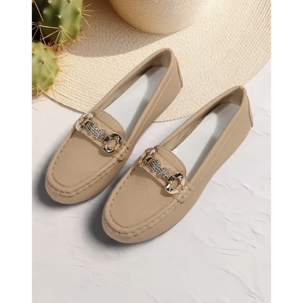 Women's White Leather Loafers with Gold Chain Detail - Elegant and Comfortable Shoes for Casual and Formal Wear