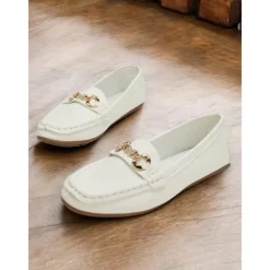 Women's White Leather Loafers with Gold Chain Detail - Elegant and Comfortable Shoes for Casual and Formal Wear