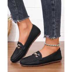 Women's White Leather Loafers with Gold Chain Detail - Elegant and Comfortable Shoes for Casual and Formal Wear