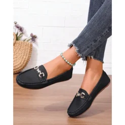 Women's White Leather Loafers with Gold Chain Detail - Elegant and Comfortable Shoes for Casual and Formal Wear