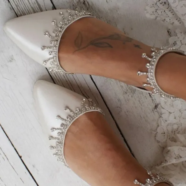 Women's White Wedding Flats – Elegant Bridal Shoes with Rhinestone Ankle Straps for Brides and Formal Events