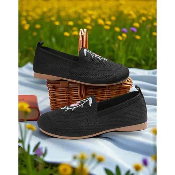 Women's Wide Toe Barefoot Shoes – Floral Embroidered Flyknit Flats for Picnics, Garden Strolls and Summer Getaways