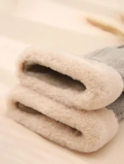 Women's Winter Fleece-Lined Touchscreen Gloves with Heart Detail – Warm and Stylish for Outdoor Cold Weather, Perfect Gift Idea