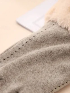 Women's Winter Fleece-Lined Touchscreen Gloves with Heart Detail – Warm and Stylish for Outdoor Cold Weather, Perfect Gift Idea