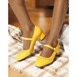 Women's Yellow Mary Jane Block Heel Shoes with Brogue Detailing – 1950sVintage Mid-Heel Pumps for Office, Daily Wear and Spring Outings