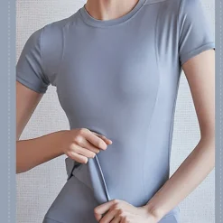 Women's Yoga Top Crew Neck Quick Dry Lightweight Breathable Mesh Short Sleeve Sports Solid Color Tee Tshirt Top For Running Fitness Yoga Loose Fit Activewear