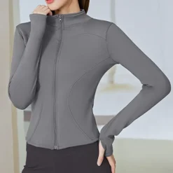 Women's Yoga Top Crew Neck Quick Dry Lightweight Breathable Thumbhole Long Sleeve Sports Solid Color Jacket Top For Running Fitness Yoga Loose Fit Activewear